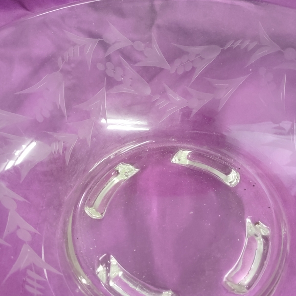 Etched Crystal 4 toed Bowl - Picture 3 of 3